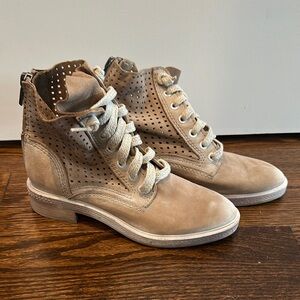 Dolce Vita leather Tan Perforated Lace-Up Ankle Boots distressed look.